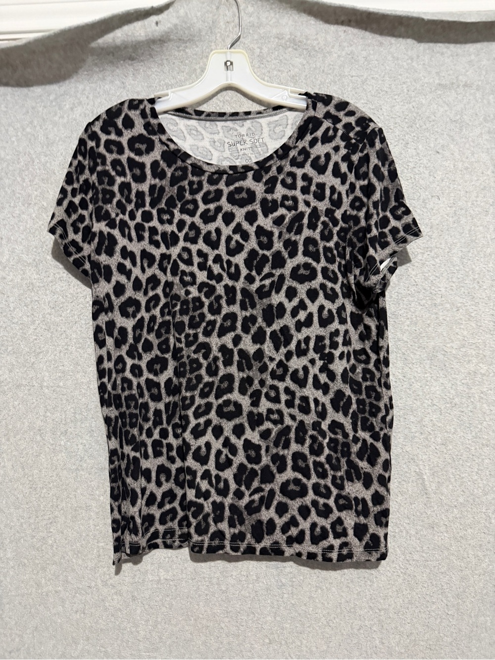 torrid Leopard Print Short Sleeve Tee - Black & Gray